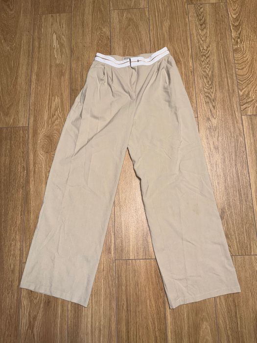 Jasnobeżowe spodnie