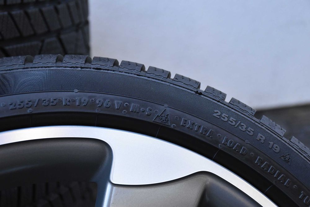 Continental ContiWinterContact TS 830 P XL FR AO 255/35R19 96V dot2023