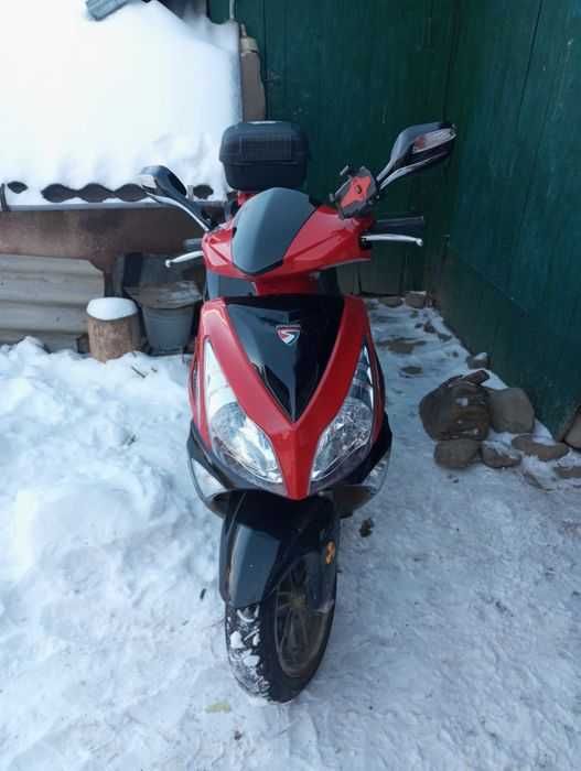 Продаю скутер Spark 150 17 r