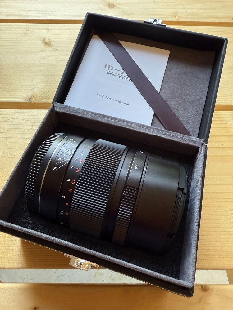 Mitakon Speedmaster 65 mm f/1.4