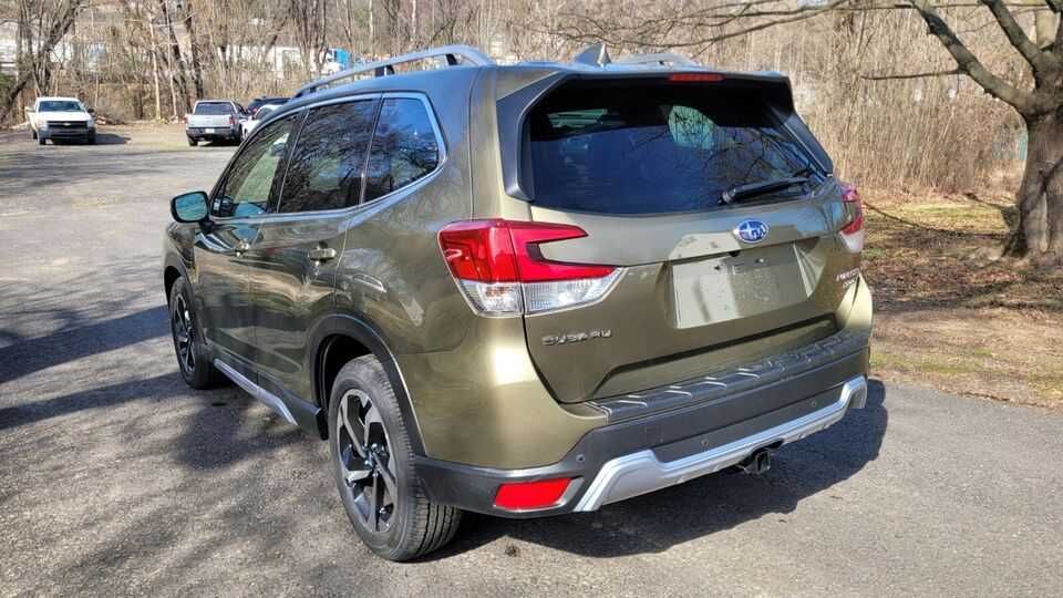 2023 Subaru Forester TOURING AWD