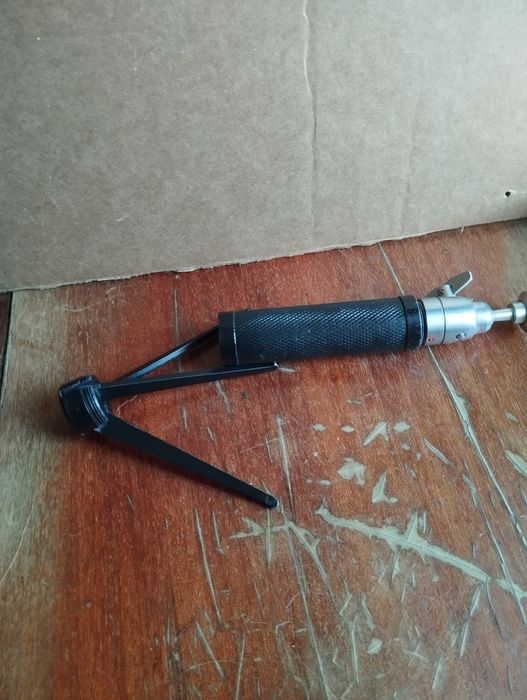 Штатив настольный для фотоаппаратов.