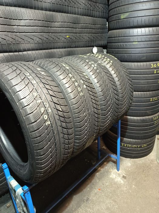 225/55R17 Bridgestone Blizzak LM001