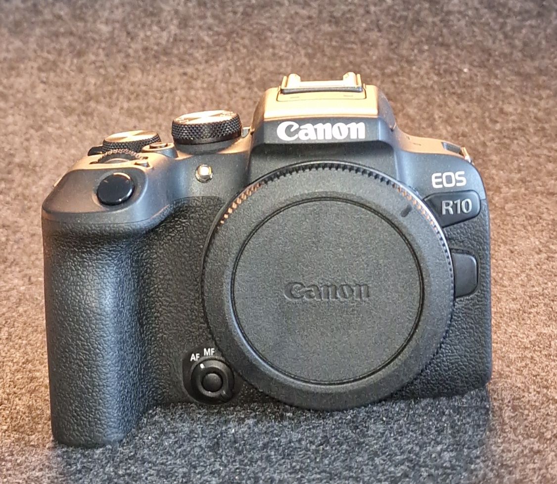 Canon EOS R10 + Lente 18-150mm