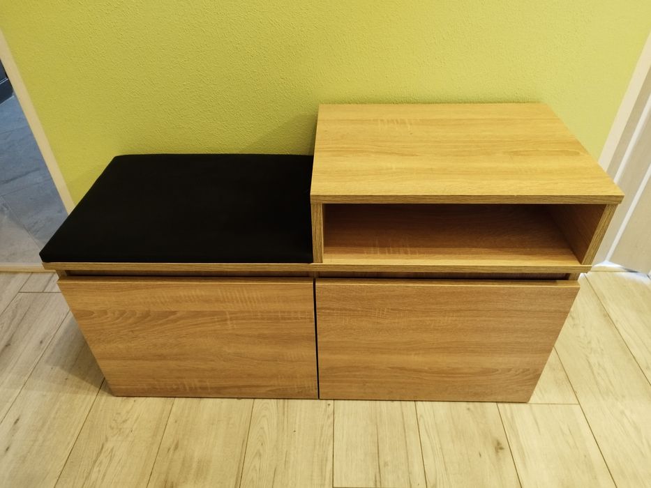 Szafka na buty z siedziskiem.