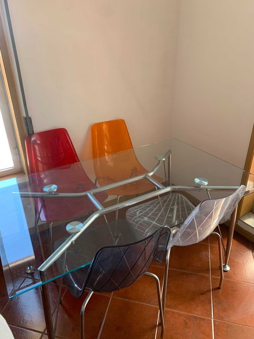 mesa de jantar de vidro de 4 lugares / made in Italy