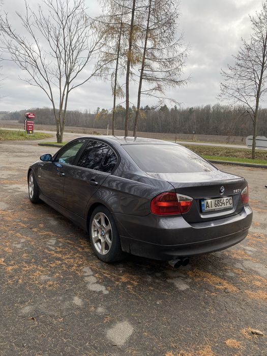 Продам BMW e90 320