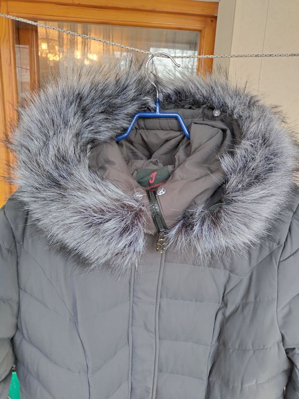 Зимняя женская куртка новая XXXL