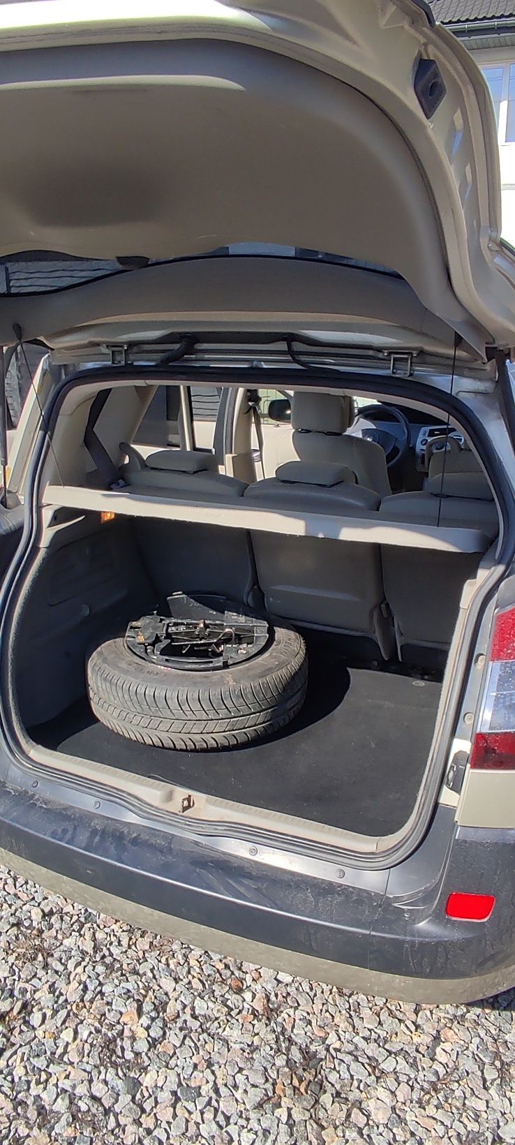 Renault  Megane  Scenic 2  2006  1.6 бензин, газ, автомат, панорама.