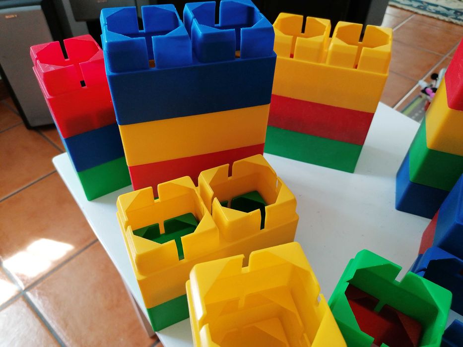 Jogo educativo cubos