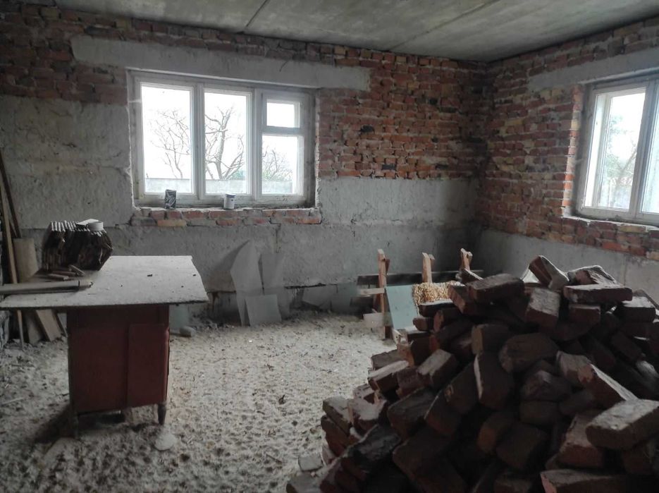 будинок та земельна ділянка 10 сот., м. Радехів