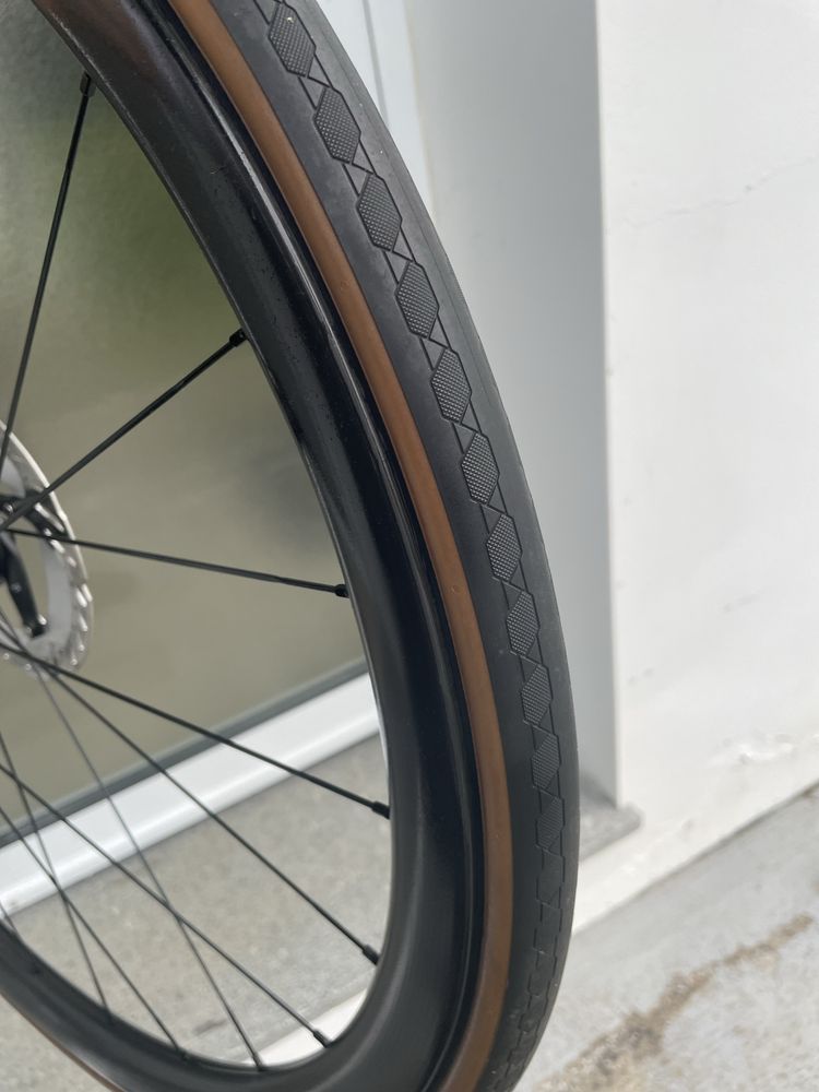 Pneu estrada 700x 25