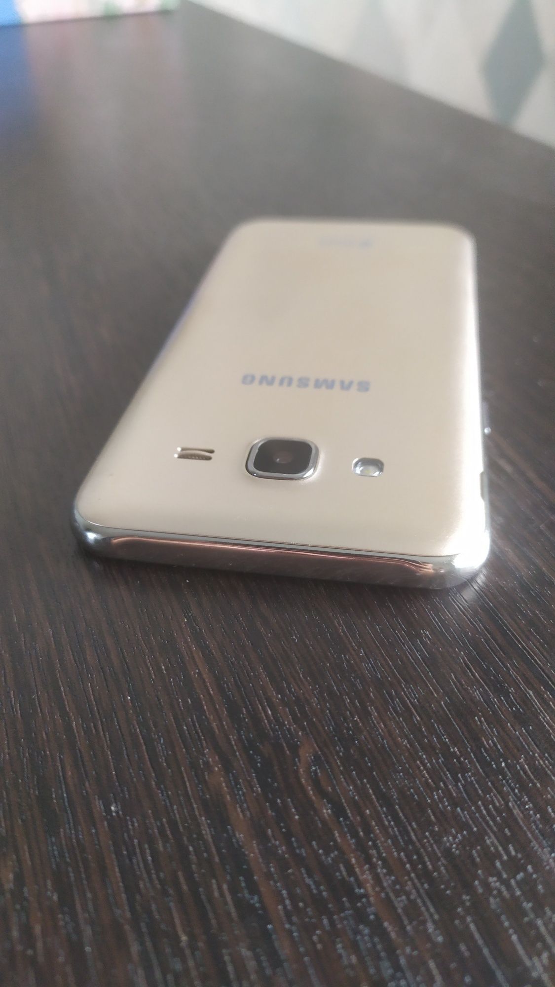 Samsung SM-J500H/DS