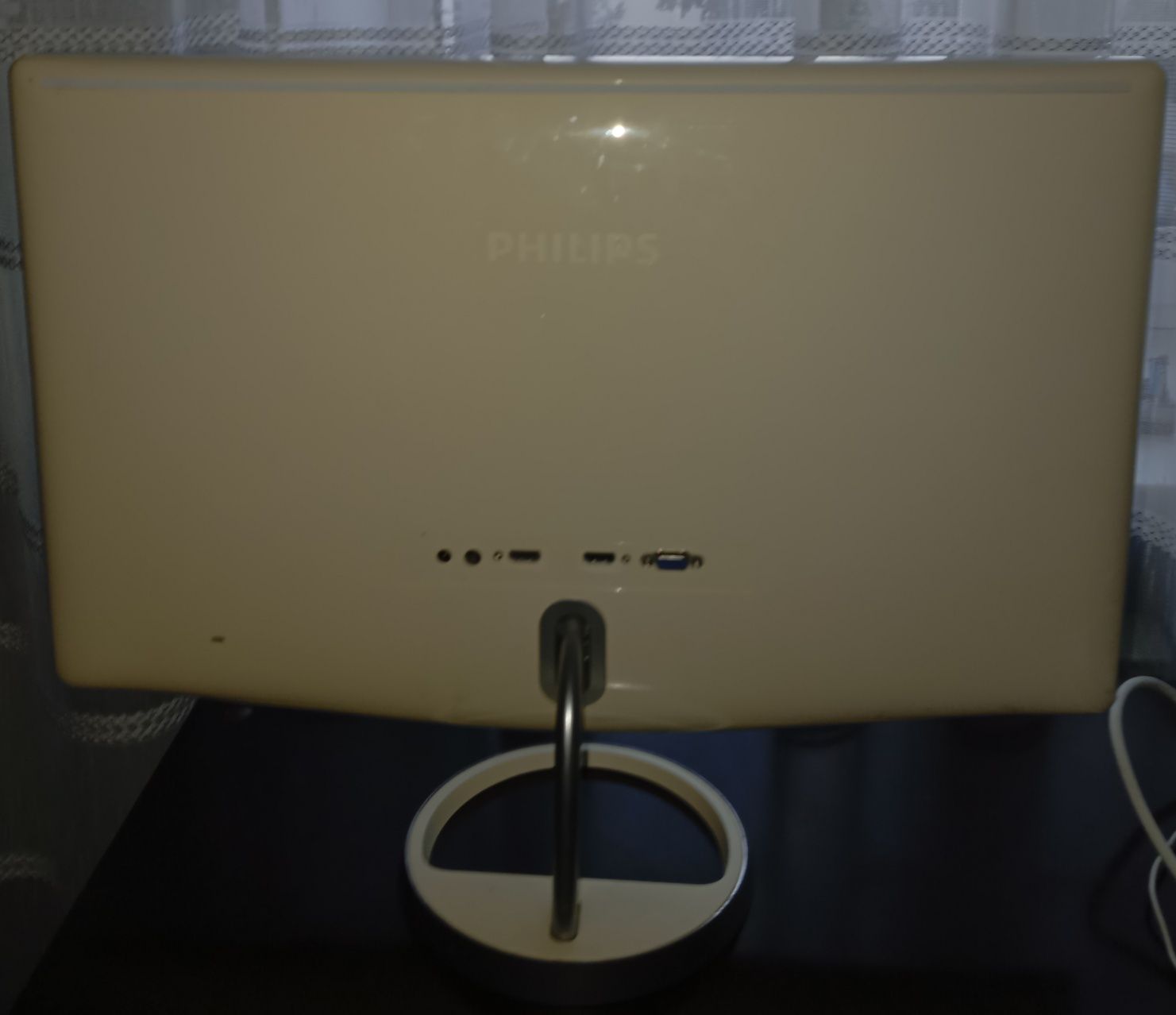 Монитор PHILIPS.