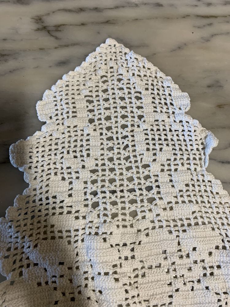 Naperon de mesa em renda branca, feito à mão