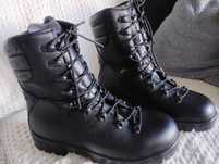 Buty zimowe w góry 933