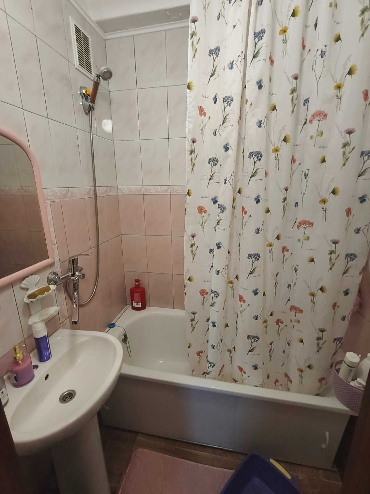 Продам 1 комнатную квартиру улица Героев 93 бригады