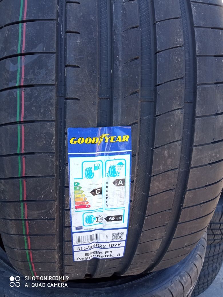 315/30R22 Goodyear Eagle F2 Asymetric 4 sz