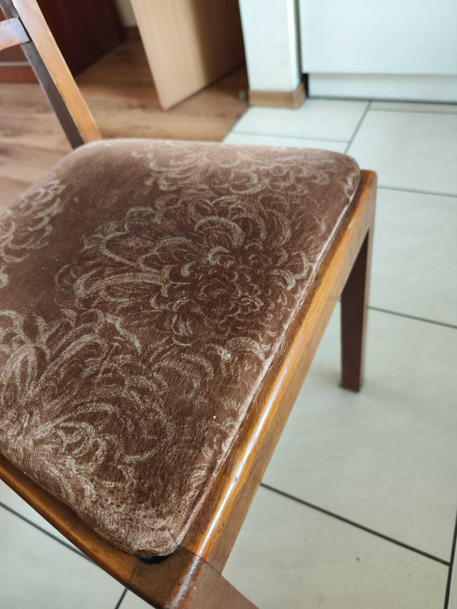 Sprzedam 6 drewnianych krzeseł tapicerowanych