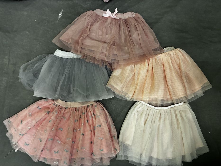 Paczka sukienek i spodniczek 92 i 98
