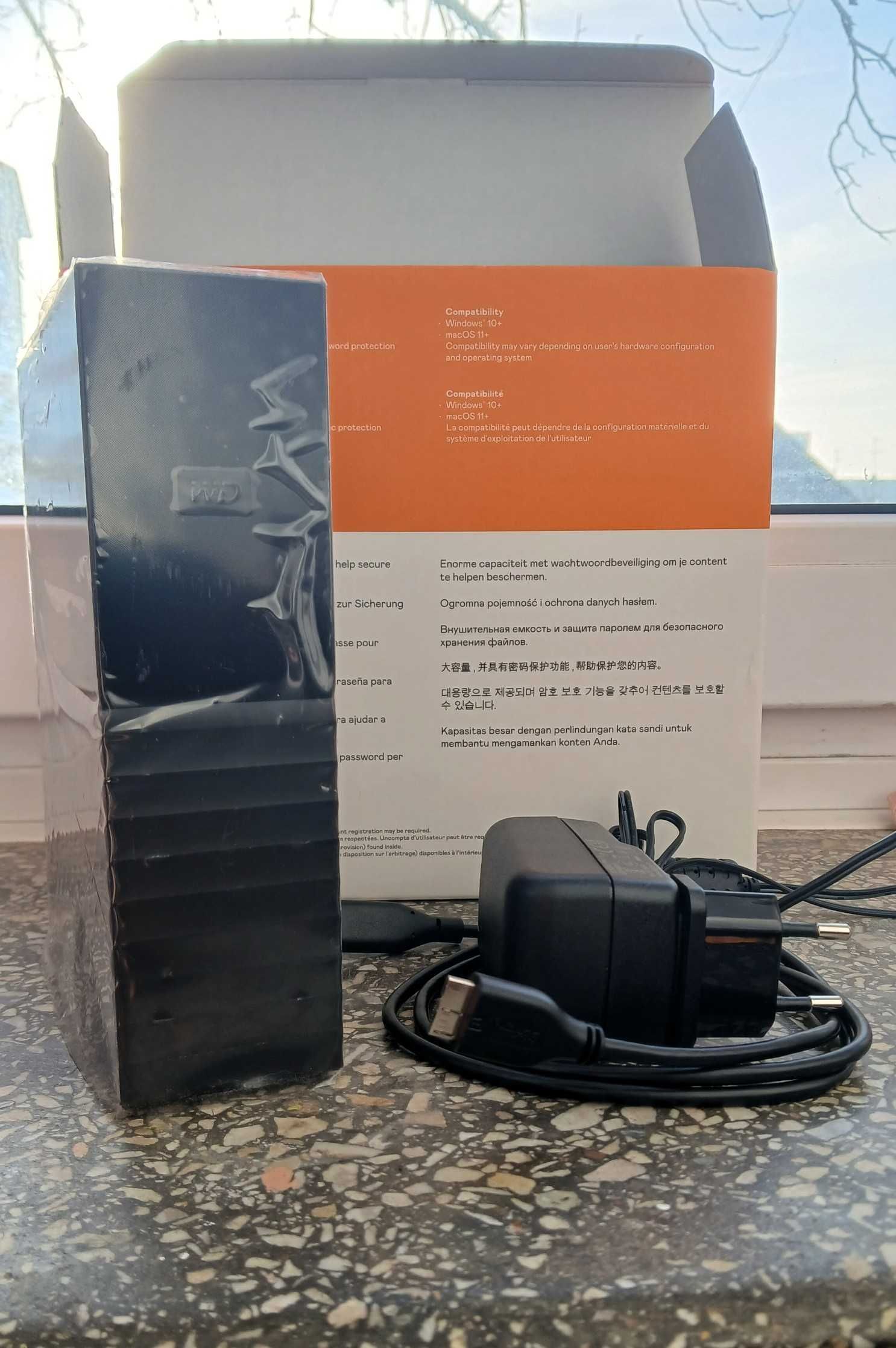Жорсткий диск HDD 3.5 Western Digital My Book 18ТБ WDBBGB0180HBK-EESN