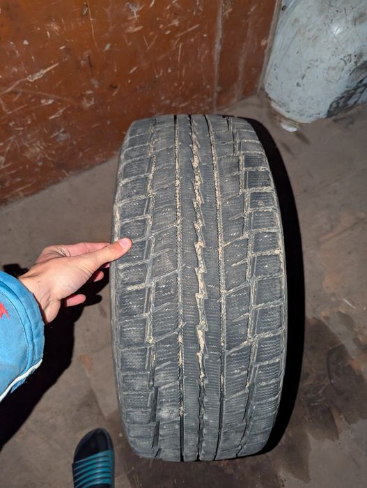 Продам зимові шини(резина)225/55/17 Dunlop