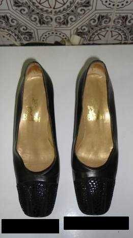 Sapatos de senhora em pele preto Bambi