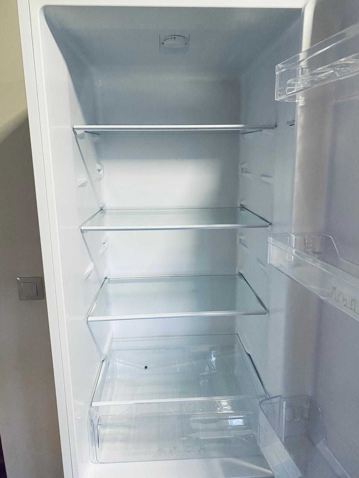 Frigorítico Combinado Kunft 262L