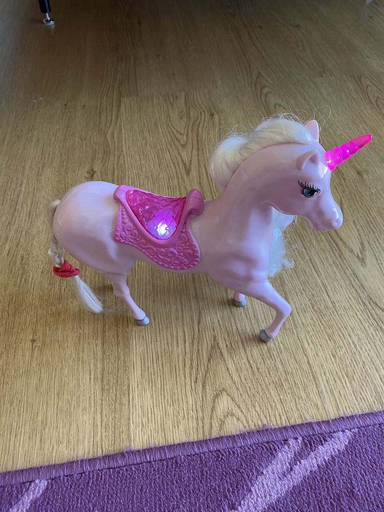 Unicórnio da Barbie com luz