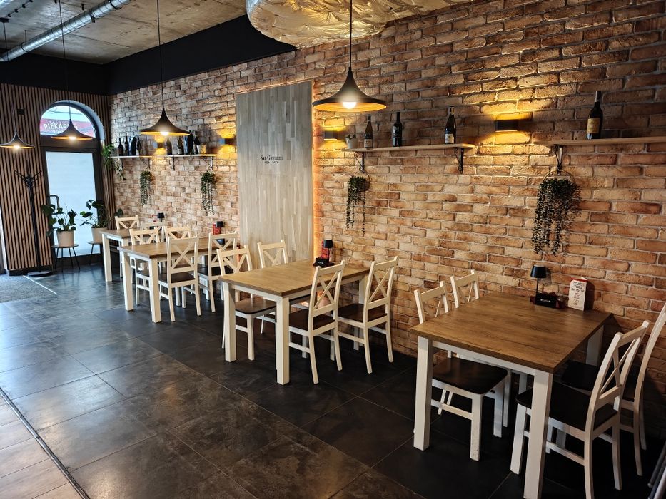 Odstąpię lokal gastronomiczny z pełnym wyposażeniem.