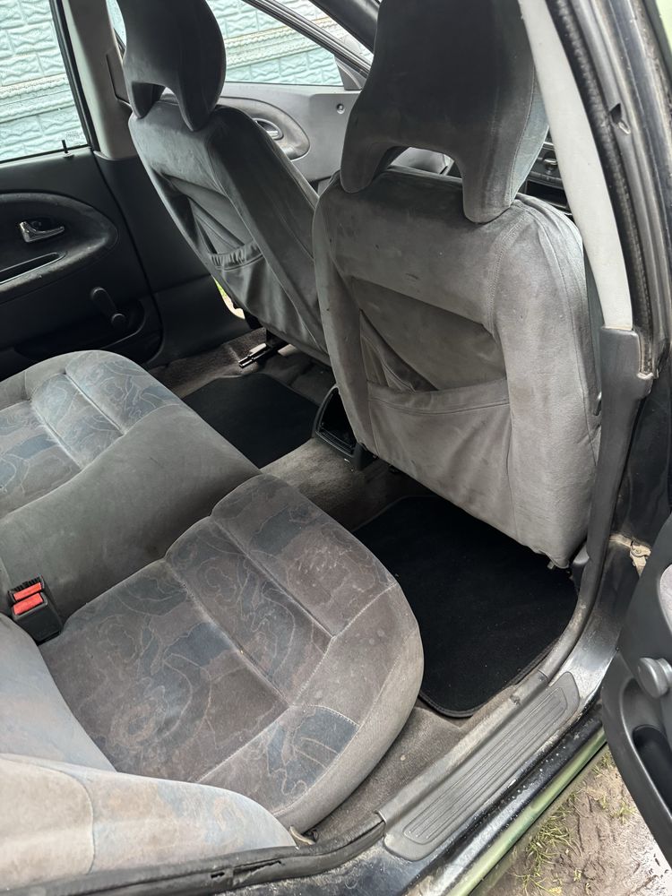 Volvo v40 2.0 газ/бен можливий обмін Автовикуп