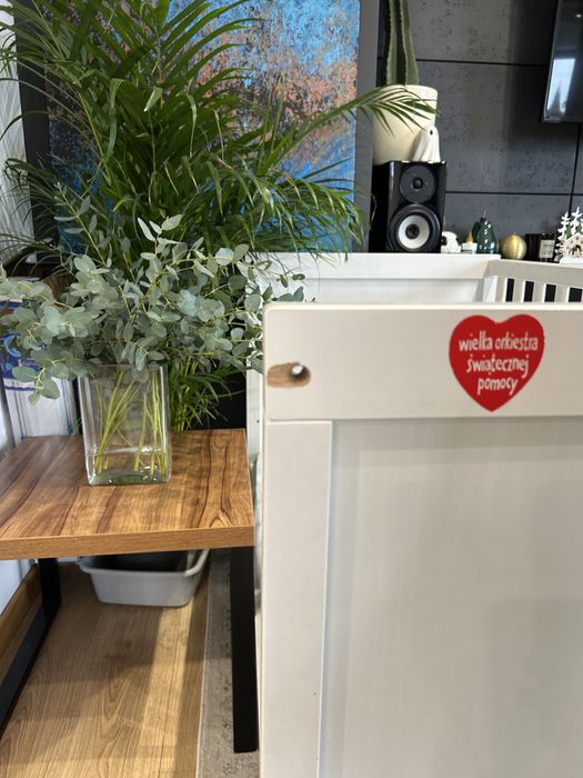 Białe łóżeczko Ikea Sundvik + materac