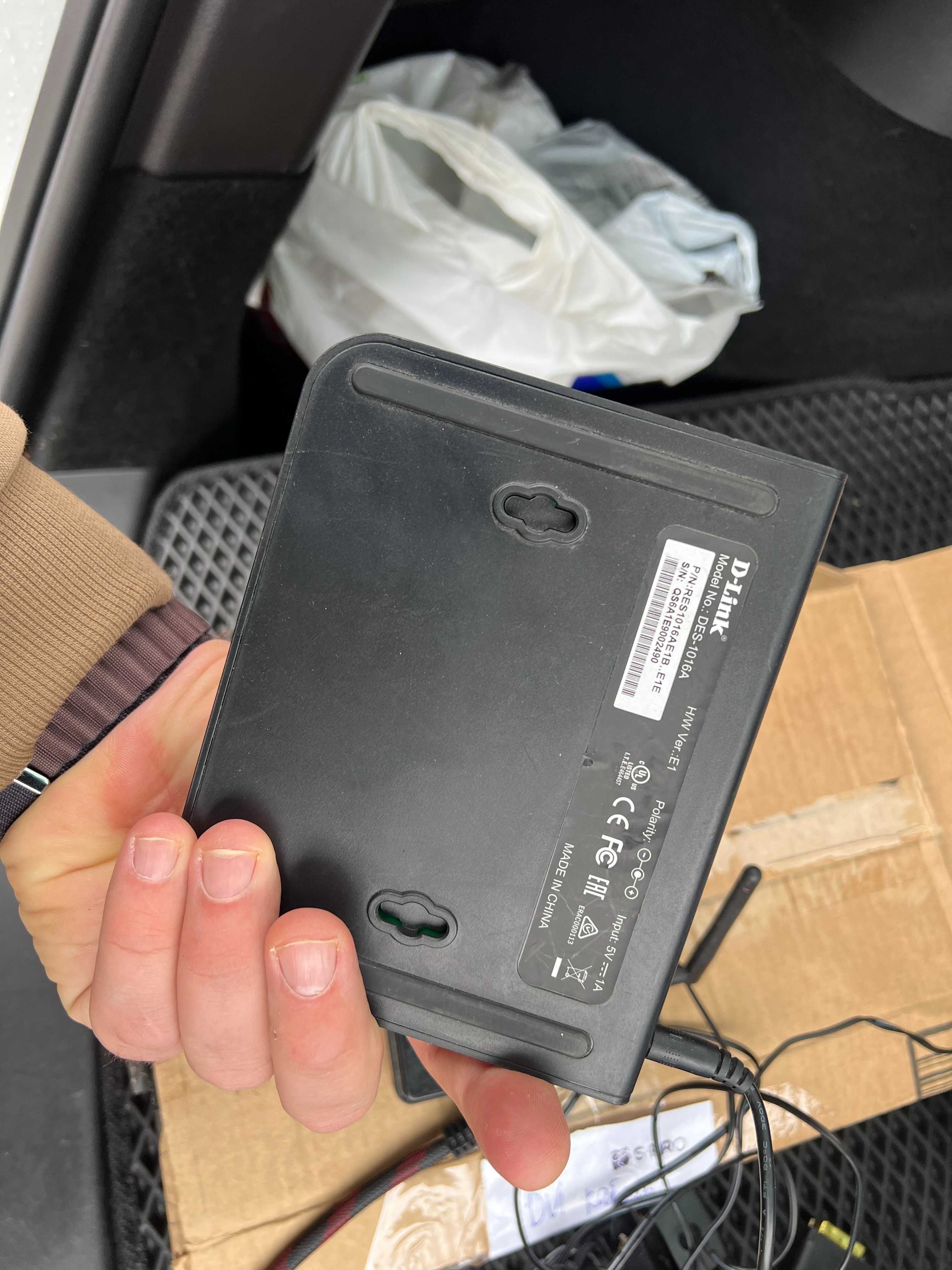 D-Link DGS-1016 Маршрутизатор, 2Гб, 16вх +DIR300 Wifi+ рабочий!