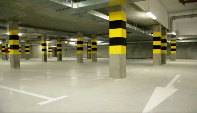 Miejsce parkingowe 100 kroków od wejścia do metra Targówek Mieszkaniow