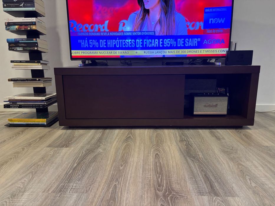 Móvel de televisão