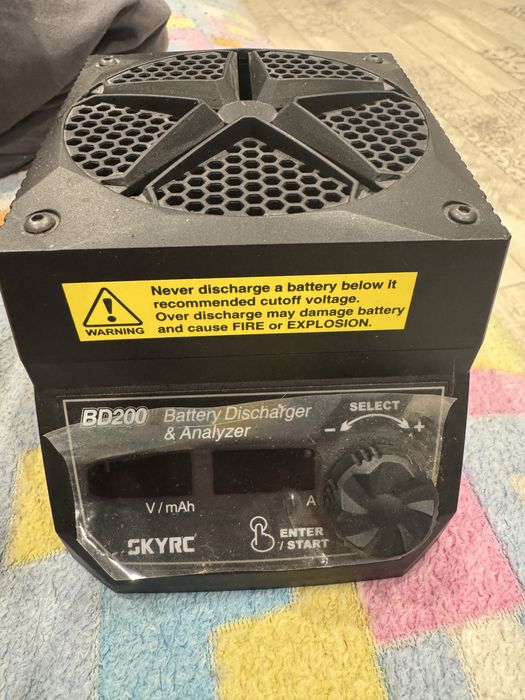 SKYRC BD200 рязрядник super discharge 200w 30a