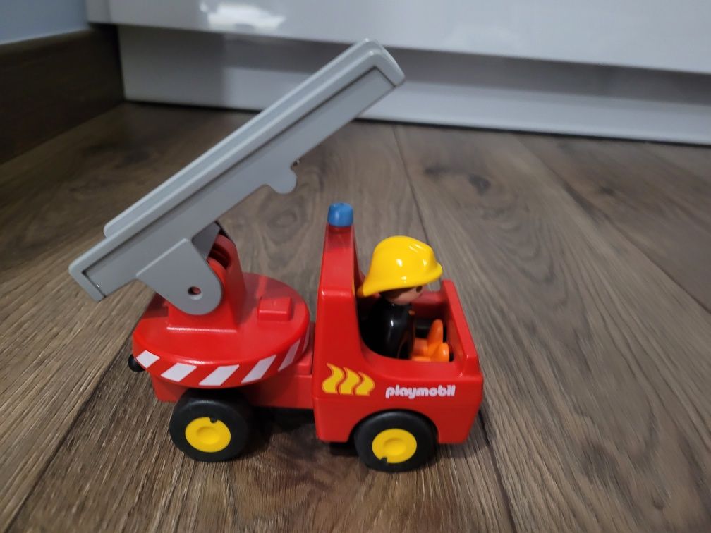 Strażak i auto strażackie playmobil 123