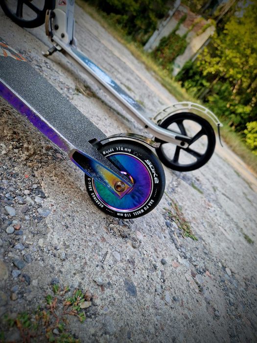 Hulajnoga wyczynowa Soke XTR Street – koła 110 mm rainbow