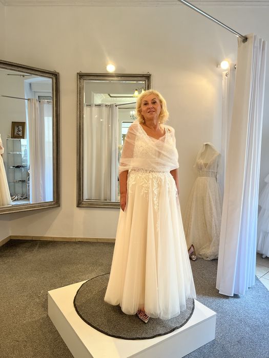 Suknia ślubna tiul koronka koraliki