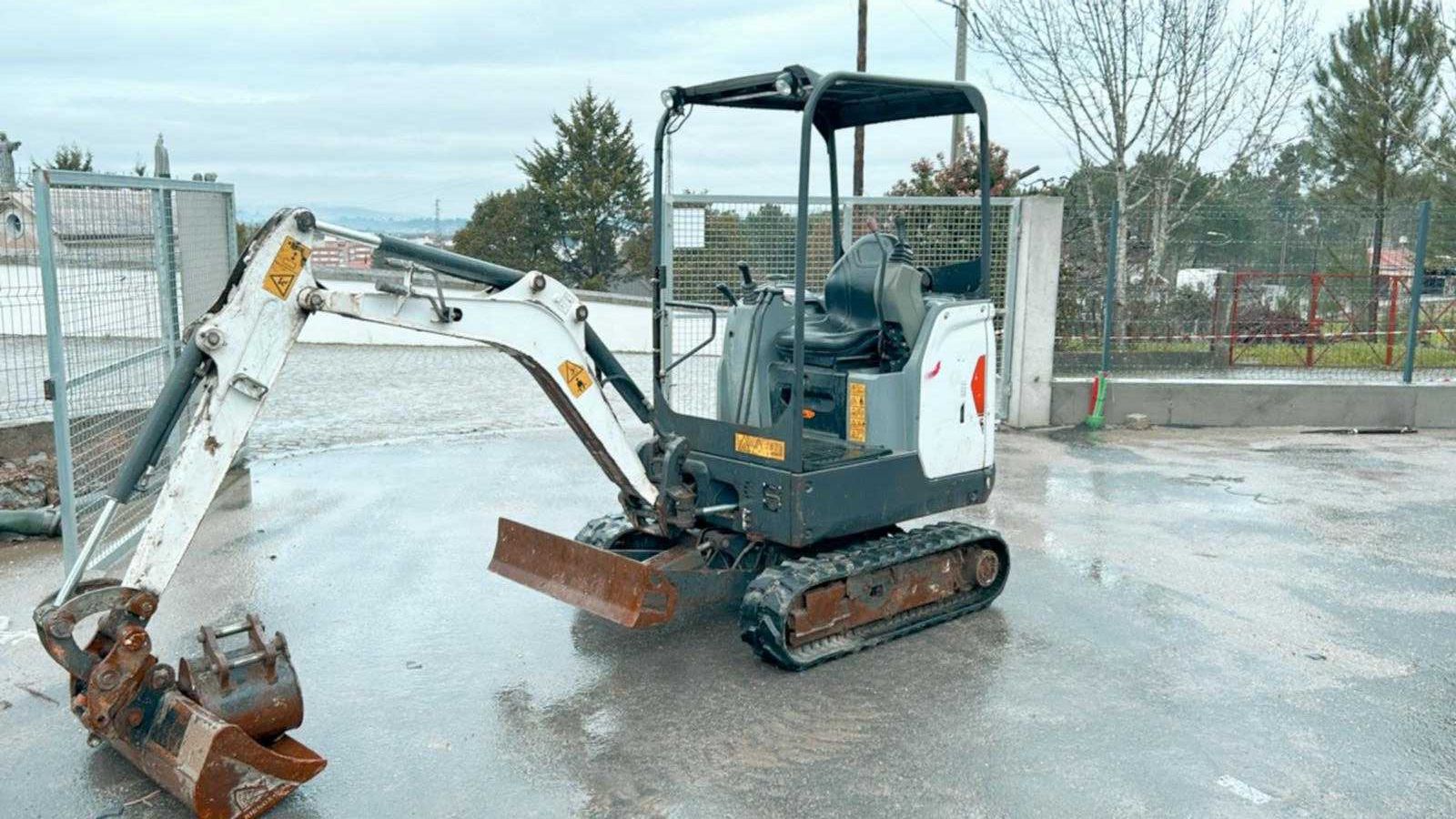 Bobcat E17 ano 2020