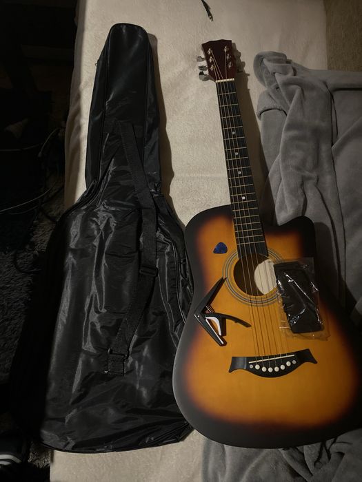 Гітара шестиструнна акустична