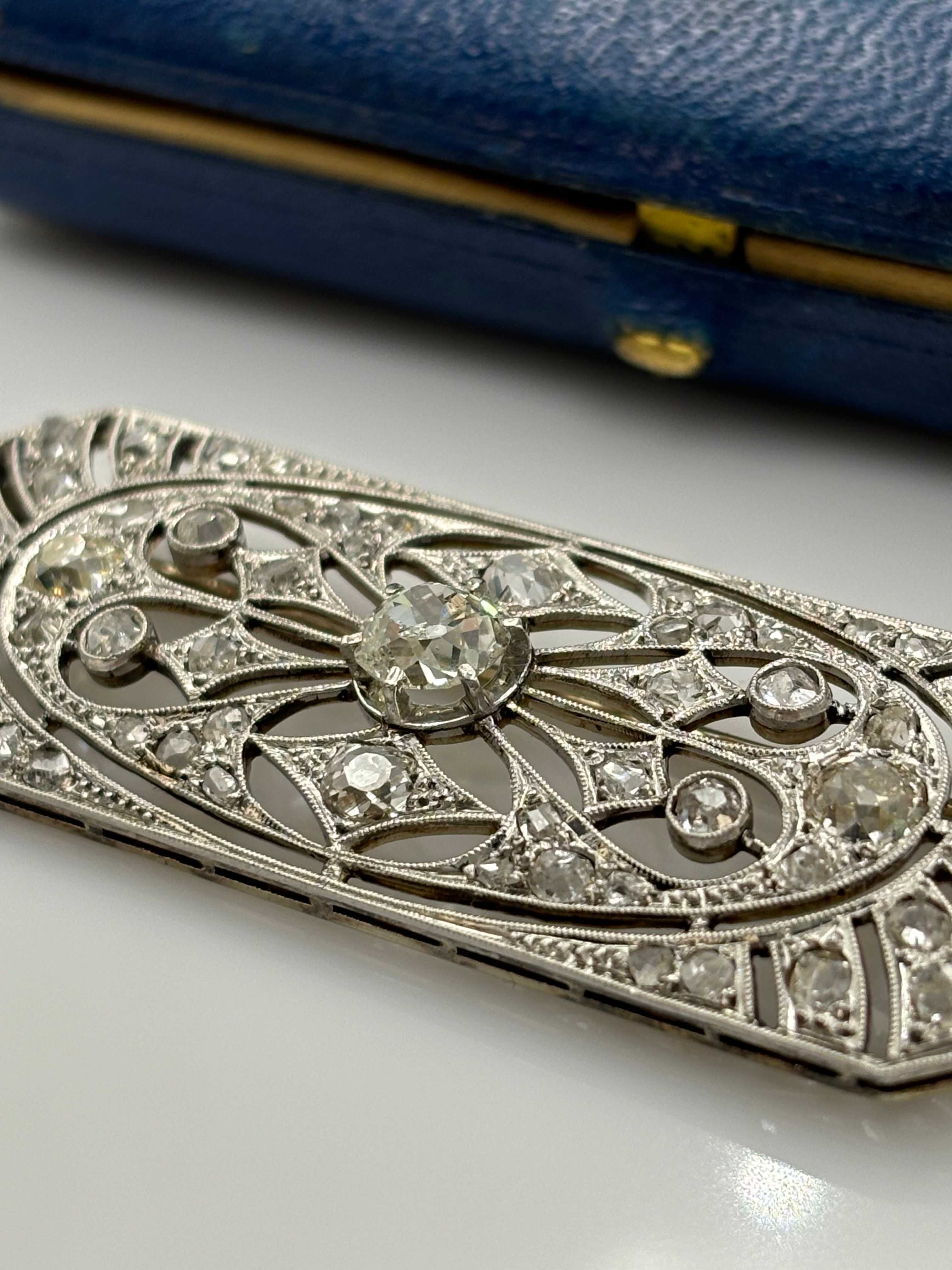 Broszka 3,40ct Art Deco z naturalnymi diamentami brylantami