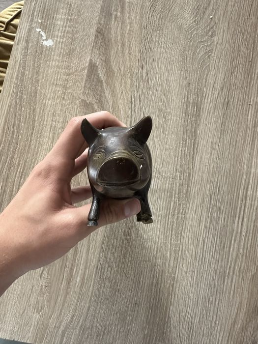 Mosiężna swinka skarbonka