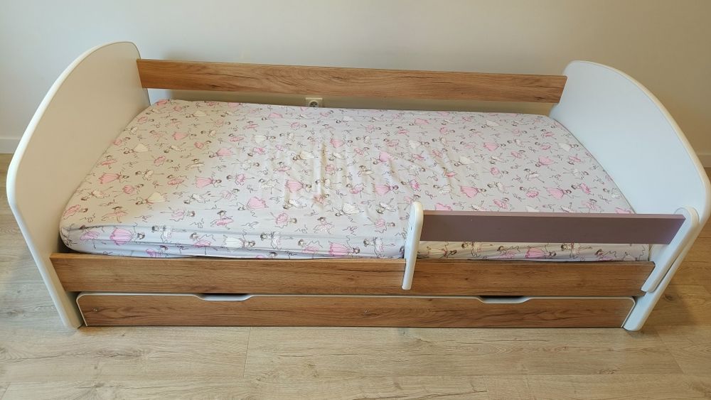 Łóżko dziecięce 90x180 + materac + szuflada stan bardzo dobry