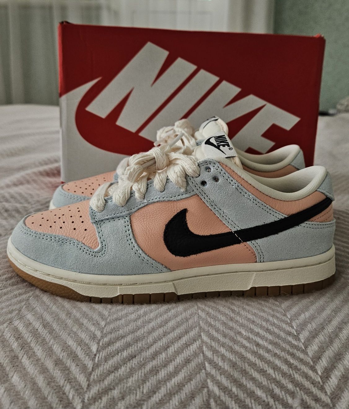 Кросівки кросовки Nike Dunk Low у яскравому дизайні. Оригінал.