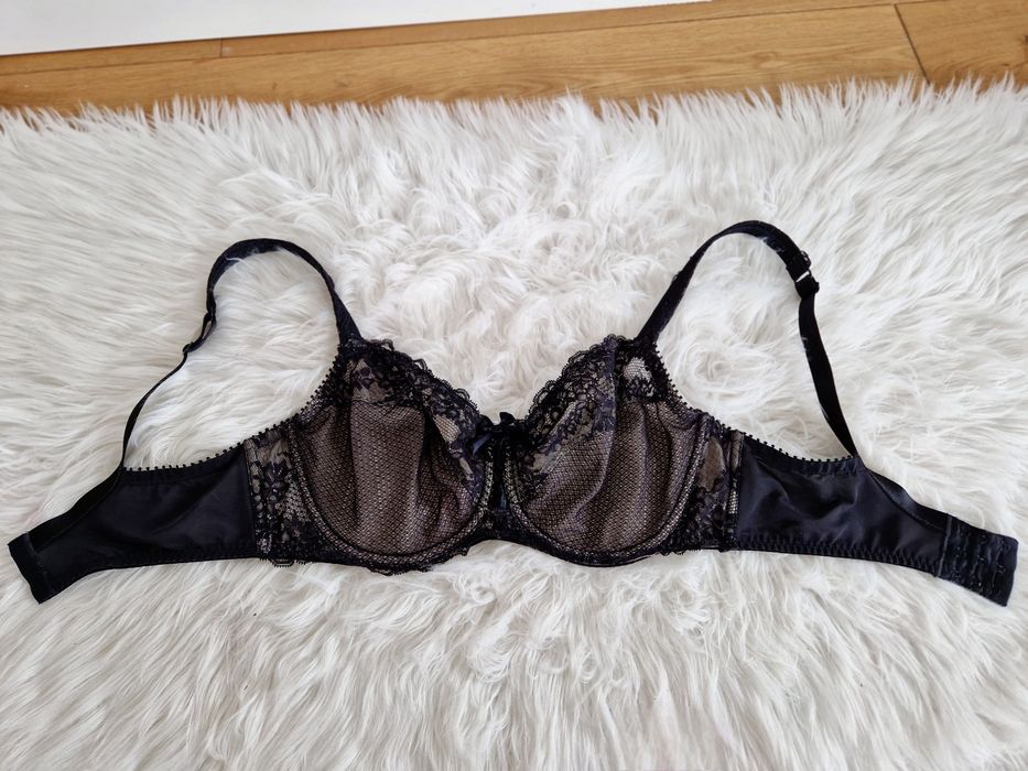 Femilet 80F 36F miekki biustonosz stanik push up koronka na fiszbinach