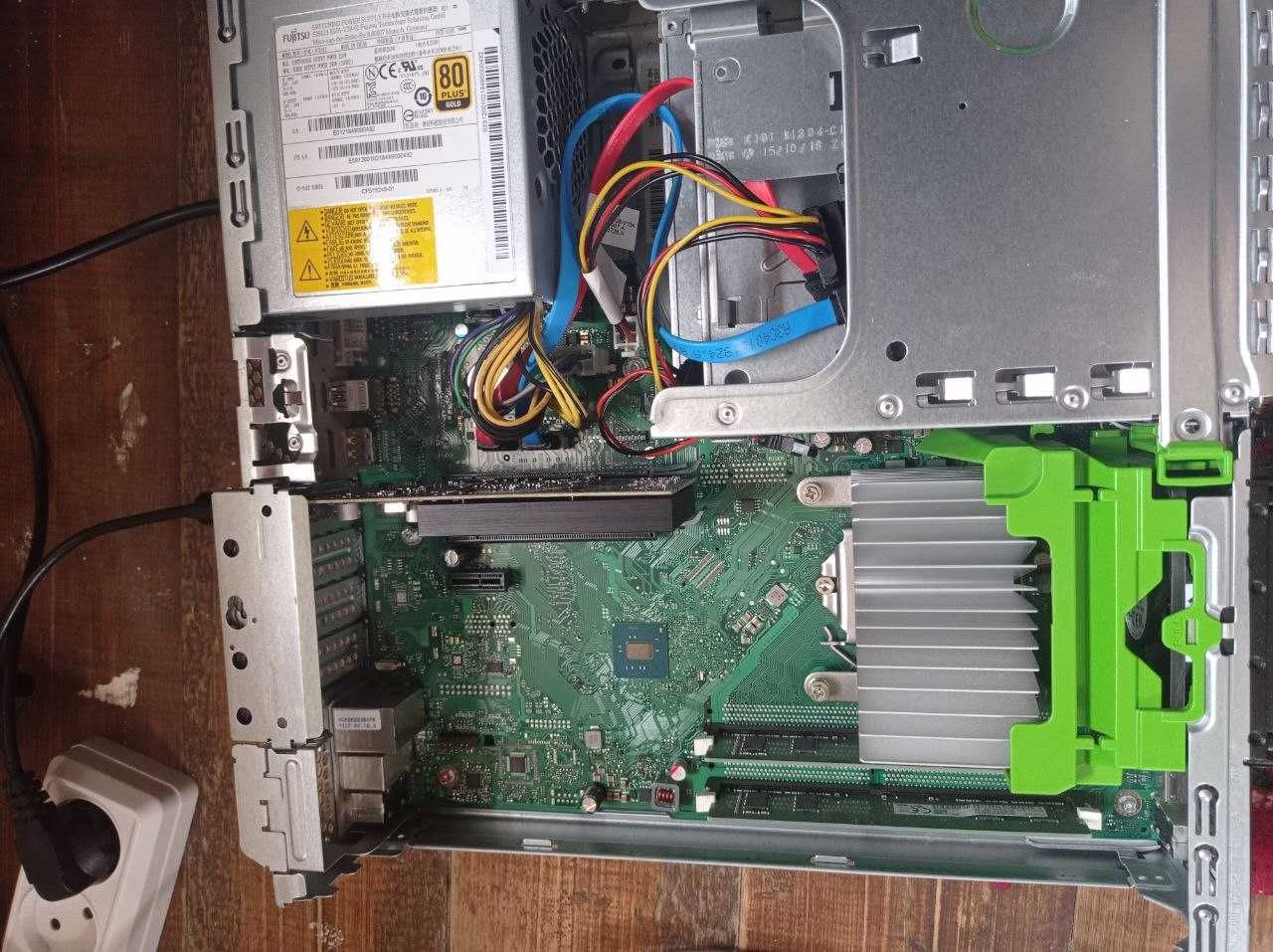Компьютер Fujitsu esprimo low profile