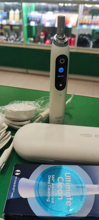 Електрична зубна щітка Oral -b IO 9