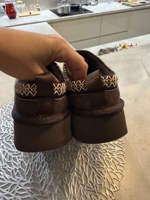 Нові угги tazz шоколадного кольору розмір 40 26 см стелька