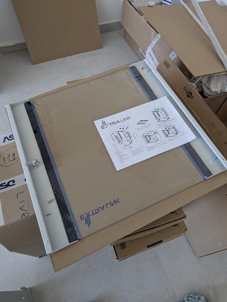Armário bastidor (rack) 19" de Dupla Secção p/ parede 12U - Cinzento -